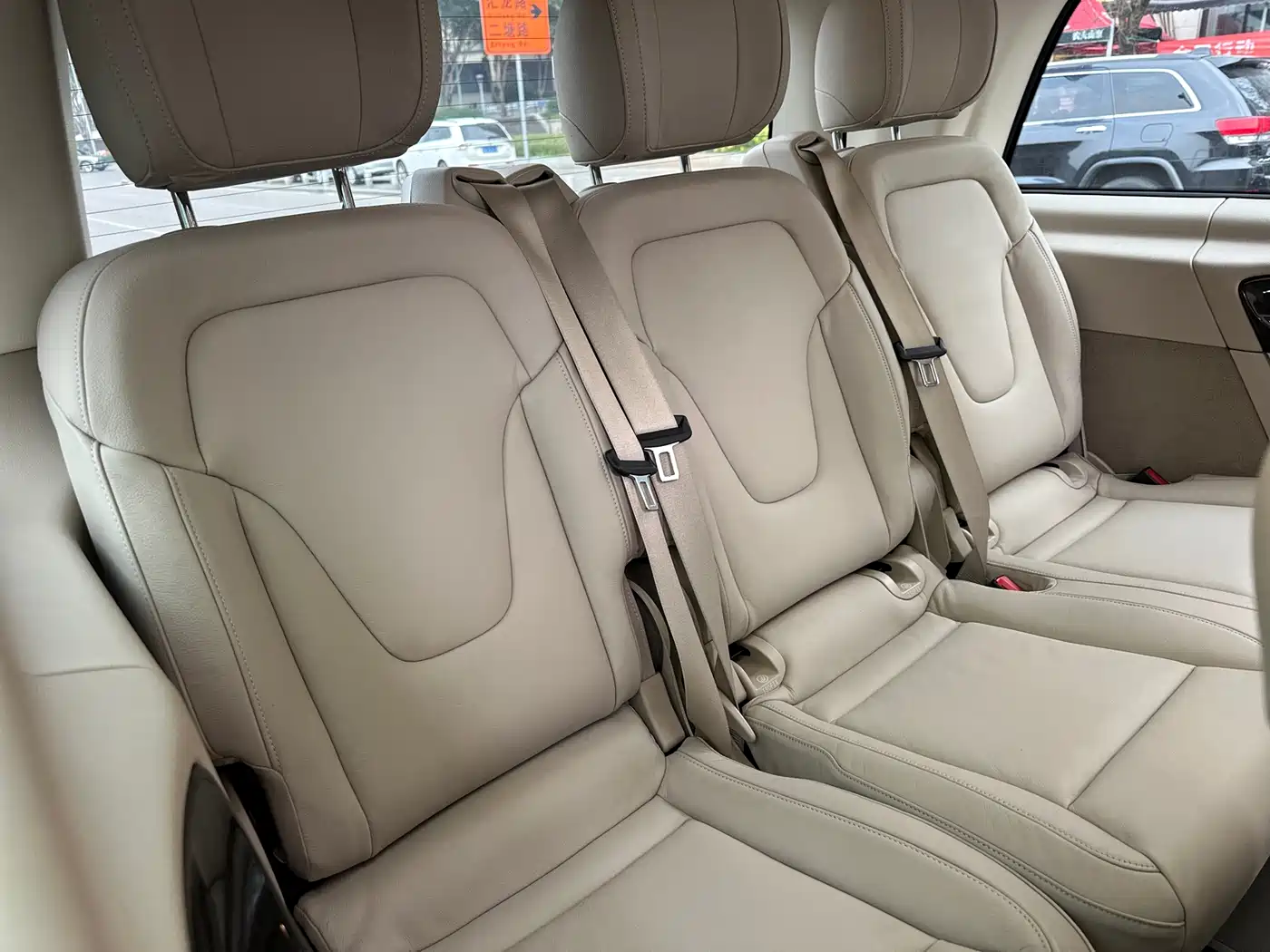 Mercedes-Benz V-Class 2017 Model V 260 Premium Edition фото 8