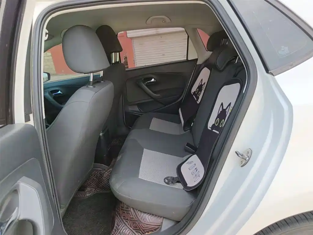Volkswagen Polo 2016 1.4L Automatic Trend фото 17