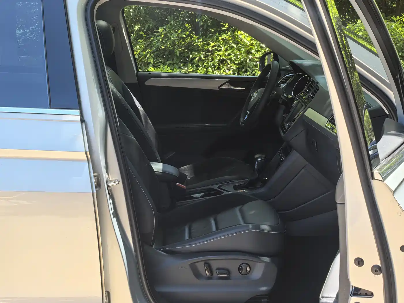 Volkswagen Tiguan L 2017 330TSI Automatic 2WD Luxury Edition фото 12