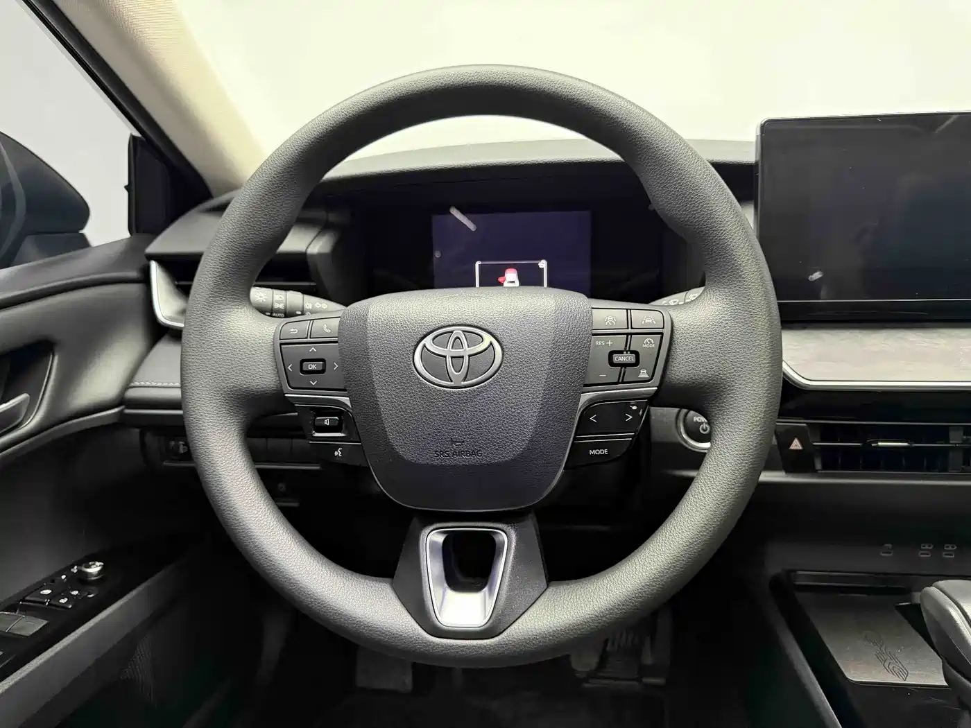 Toyota Camry 2026 Hybrid 2.0HE Elite Edition фото 11