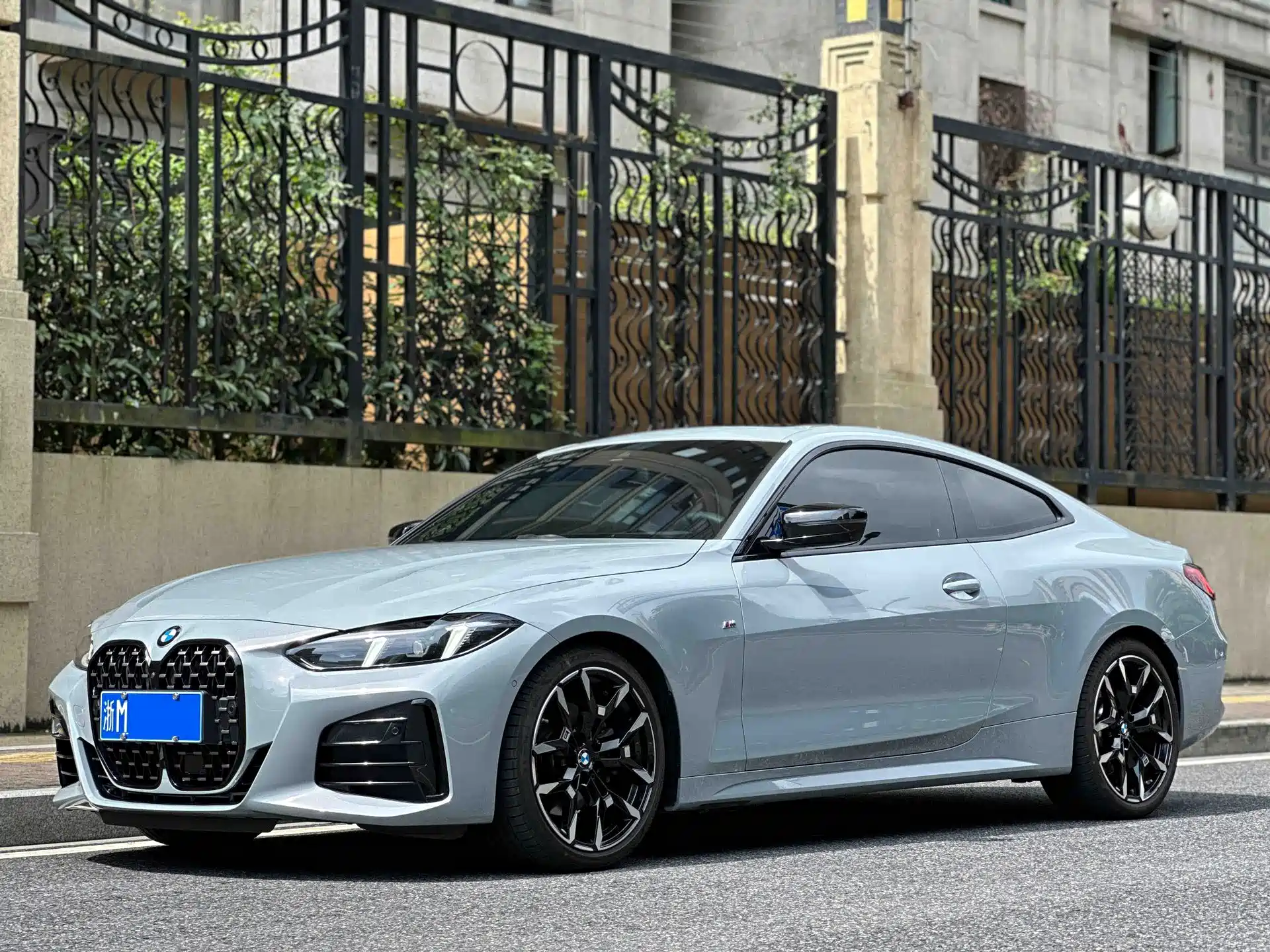 Photo 1 - BMW 4 Series