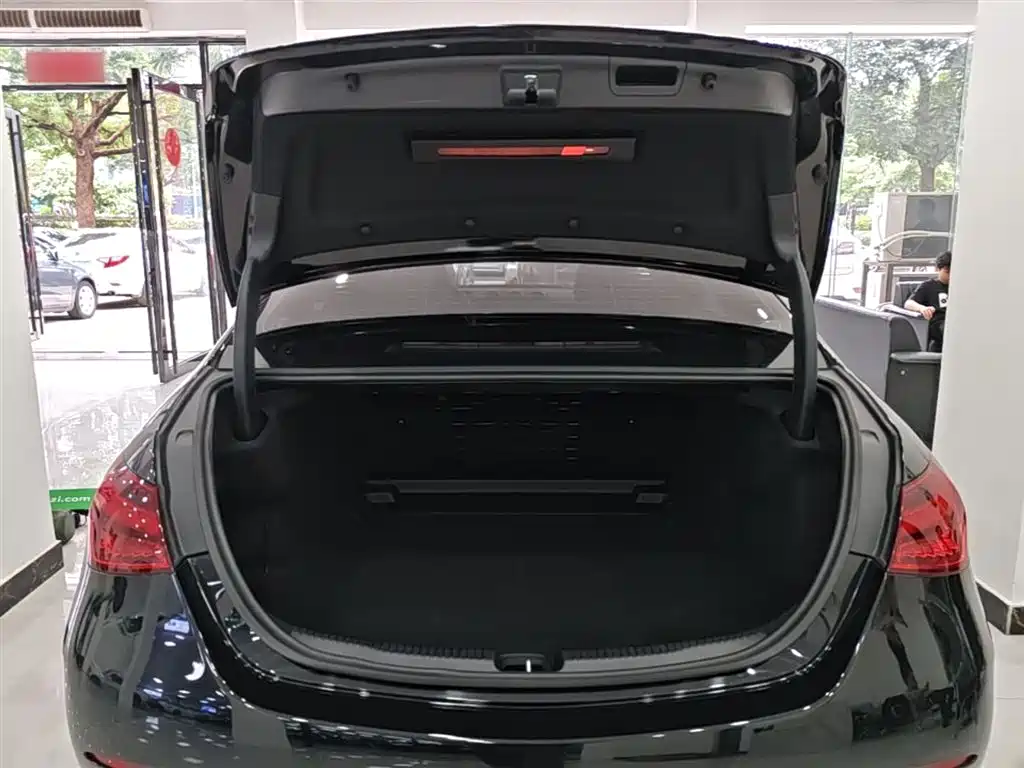 Mercedes-Benz C-Class 2023 Facelift C 200 L Sport Edition фото 19