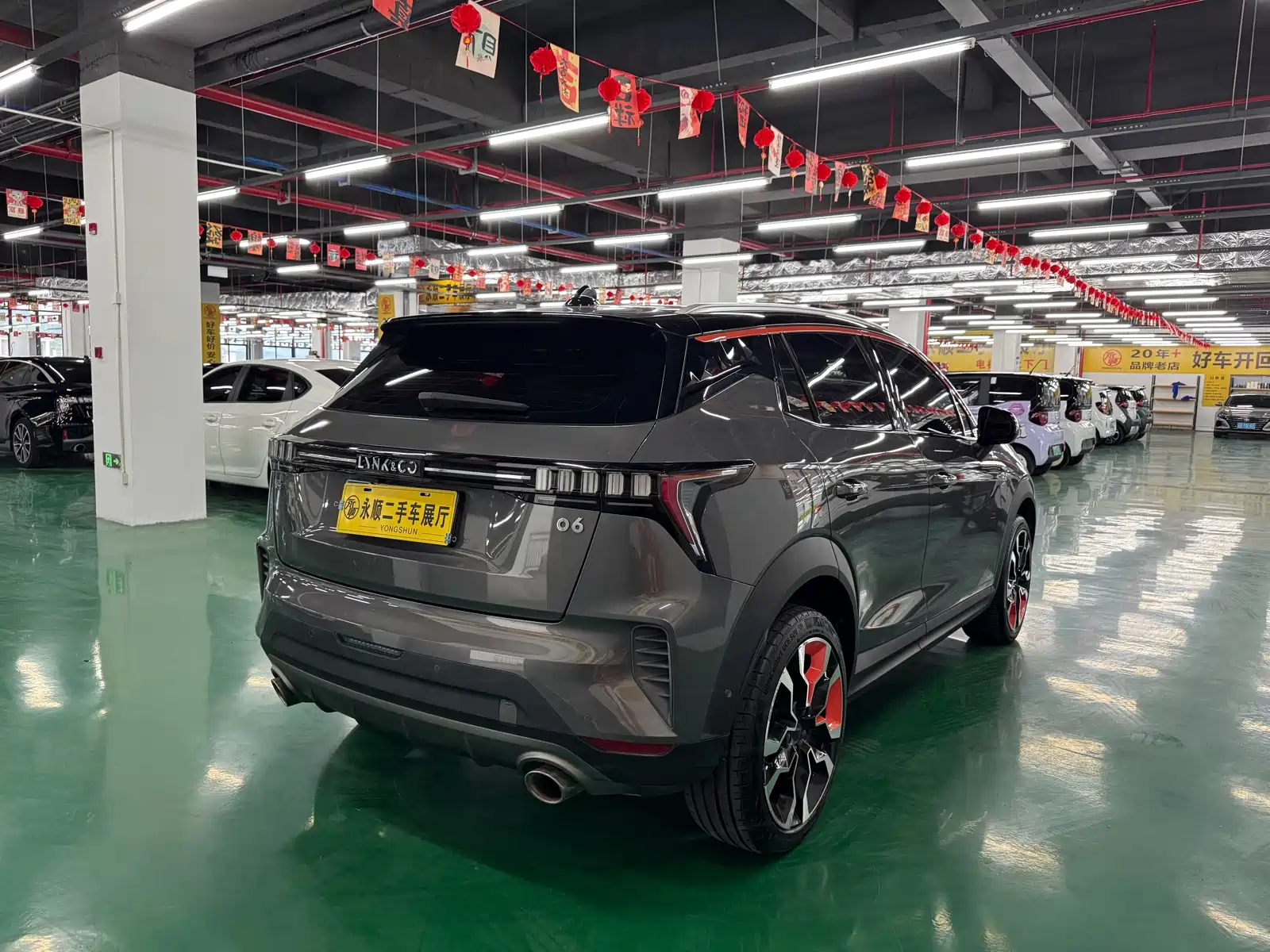 Фото 9 - Lynk & Co 06