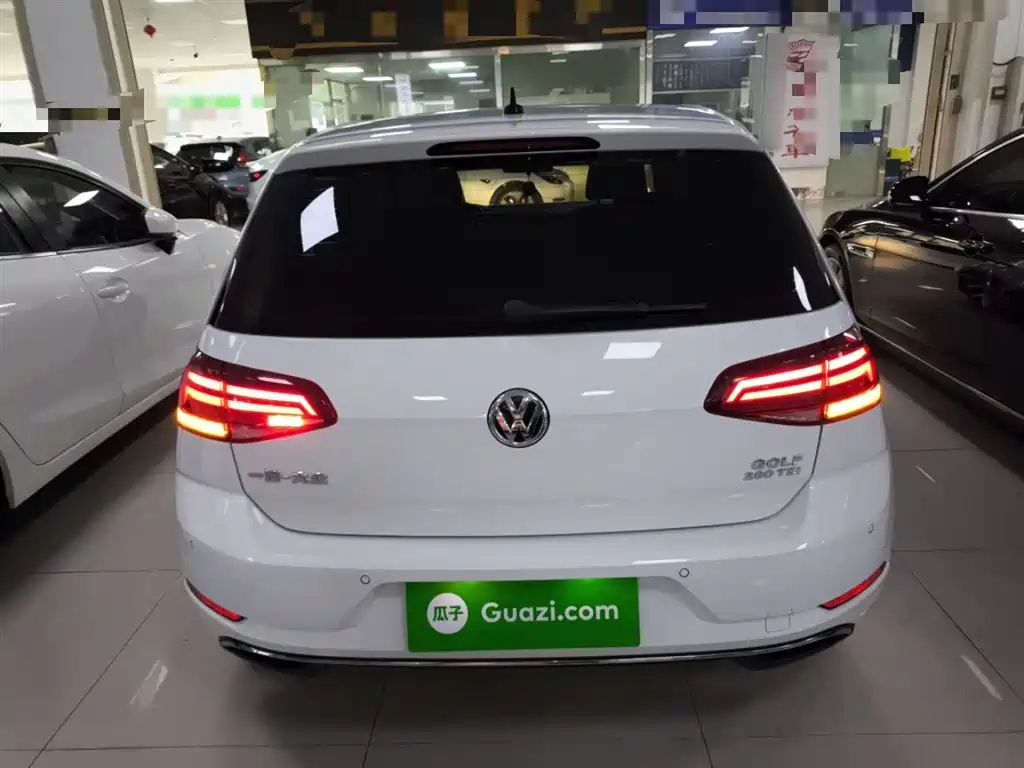 Volkswagen Golf 2020 Beloved Edition 280TSI DSG Comfort фото 4