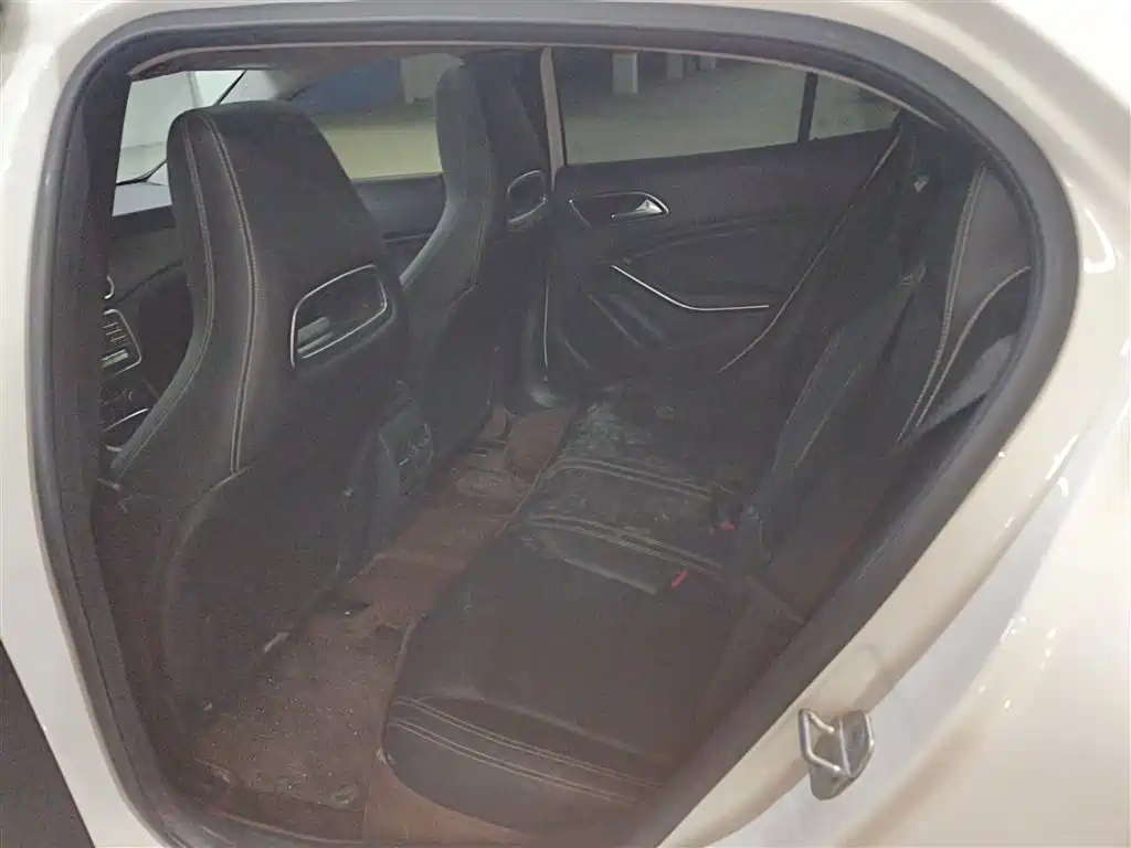 Mercedes-Benz GLA 2017 GLA 200 Dynamic фото 17