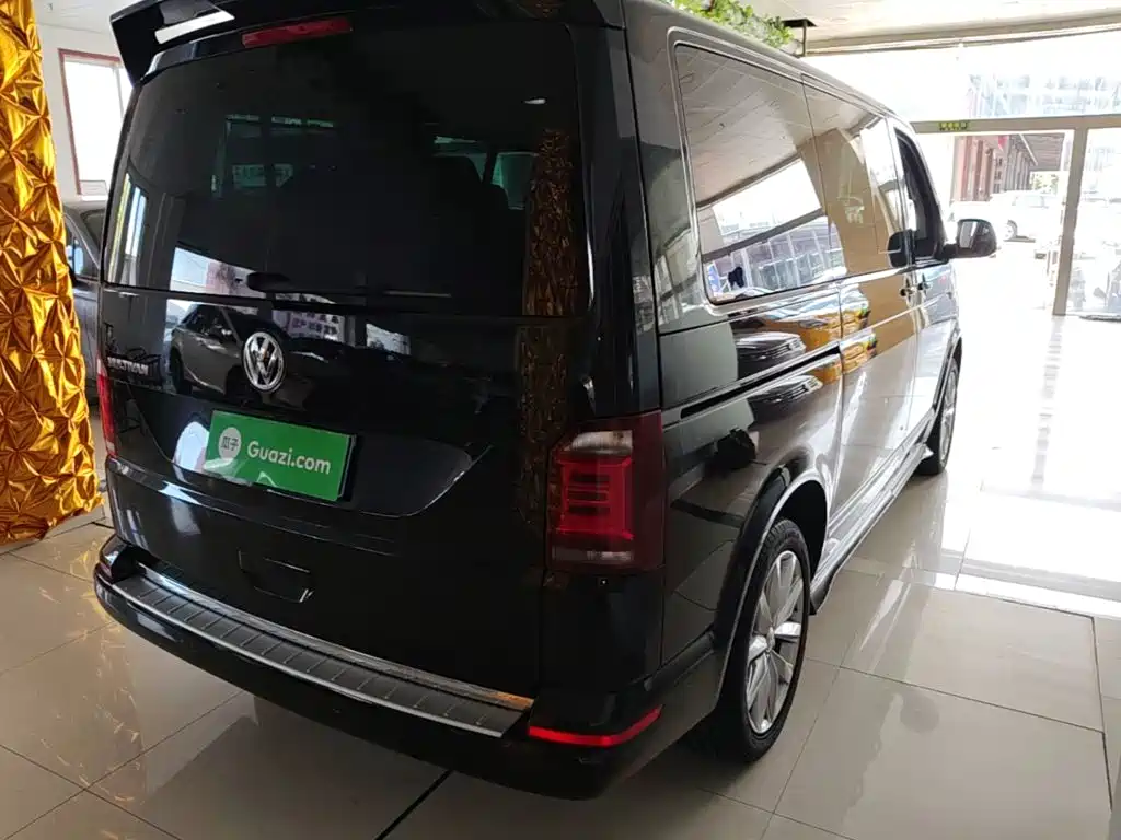 Volkswagen Multivan 2019 2019 2.0TSI 2WD Luxury 7-seater