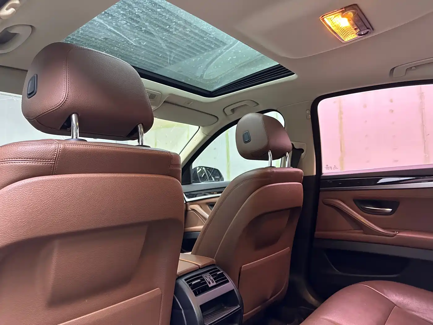 BMW 5 Series (Import) 2015 520i Elegance фото 12