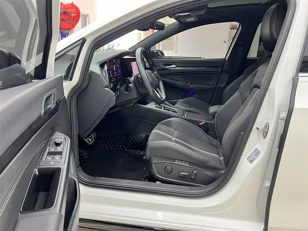 Volkswagen Golf 2023 Facelift 280TSI DSG R-Line Lite фото 7