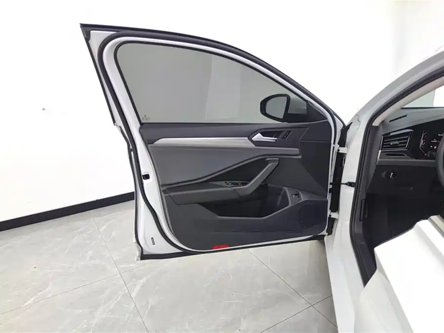 Volkswagen Sagitar 2022 280TSI DSG Surpassing Edition фото 7