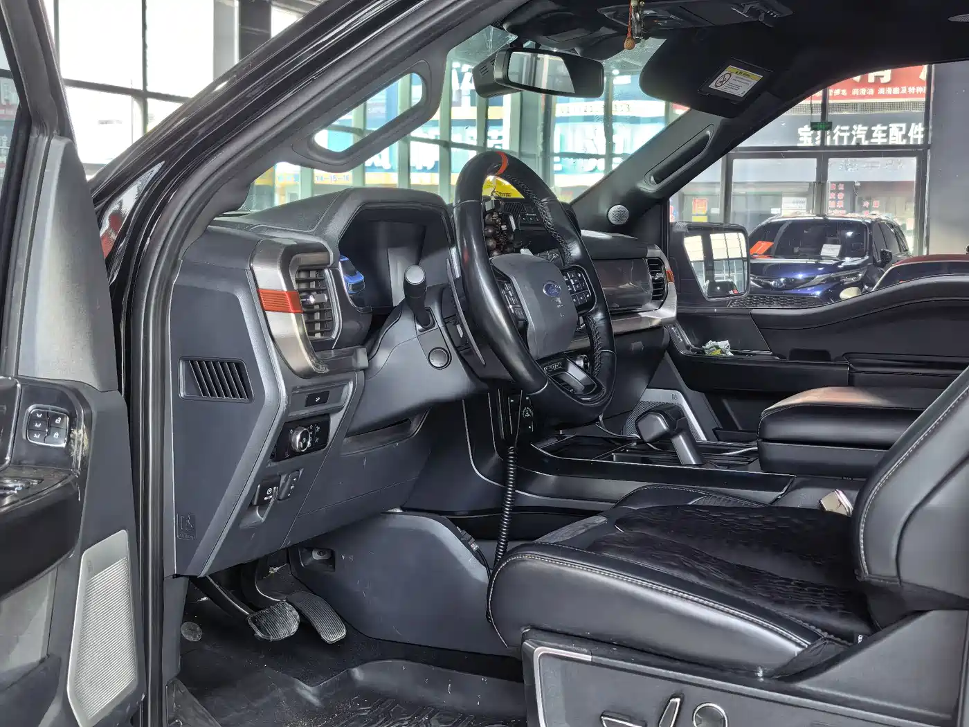 FORD F-150 RAPTOR