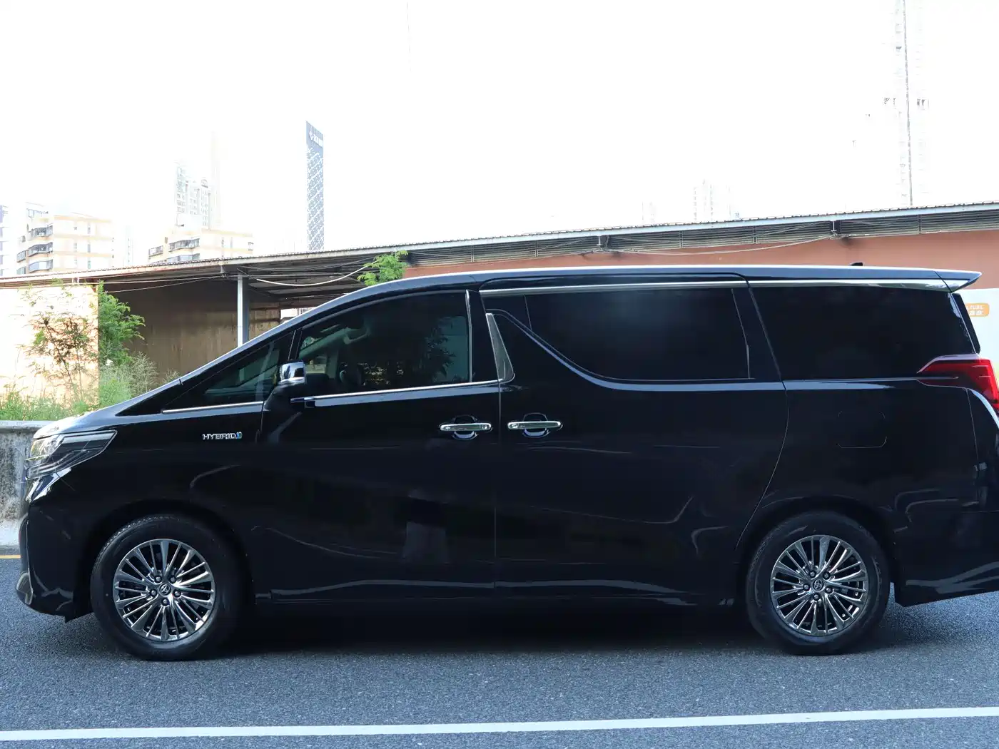 Toyota Alphard 2021 Hybrid 2.5L Luxury фото 7