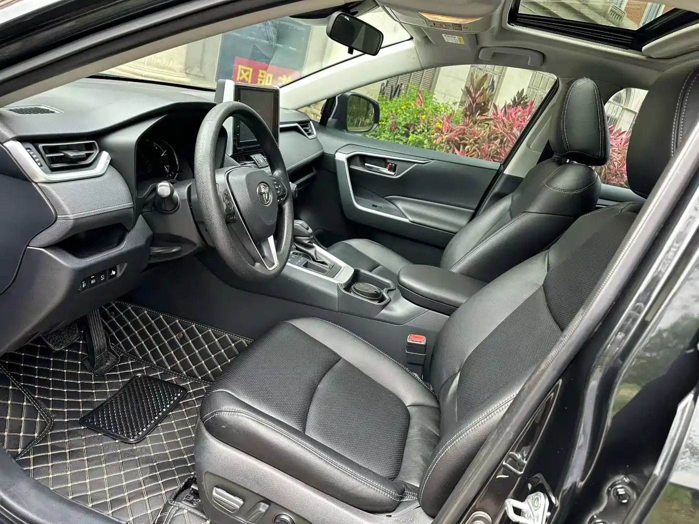 Toyota RAV4 Rongfang 2020 2.0L CVT 2WD Trend Edition фото 3