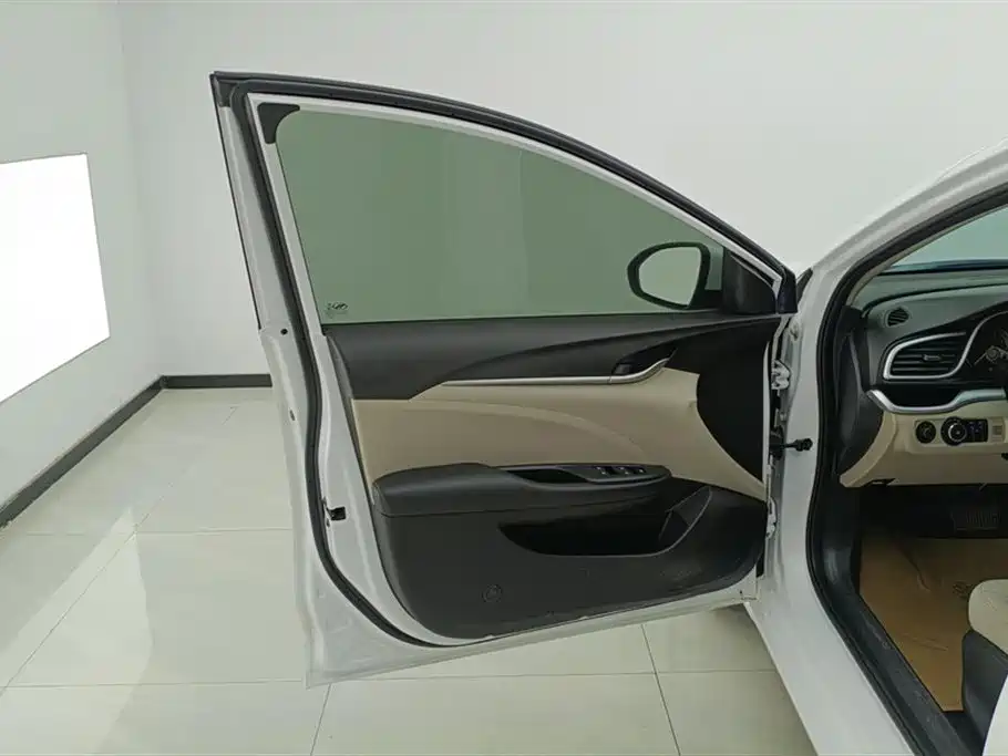Buick Excelle 2021 Exemplar 1.5L Auto Progressive фото 7