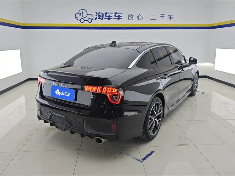 Lynk & Co 03 2022 2.0TD DCT Power Pro фото 3
