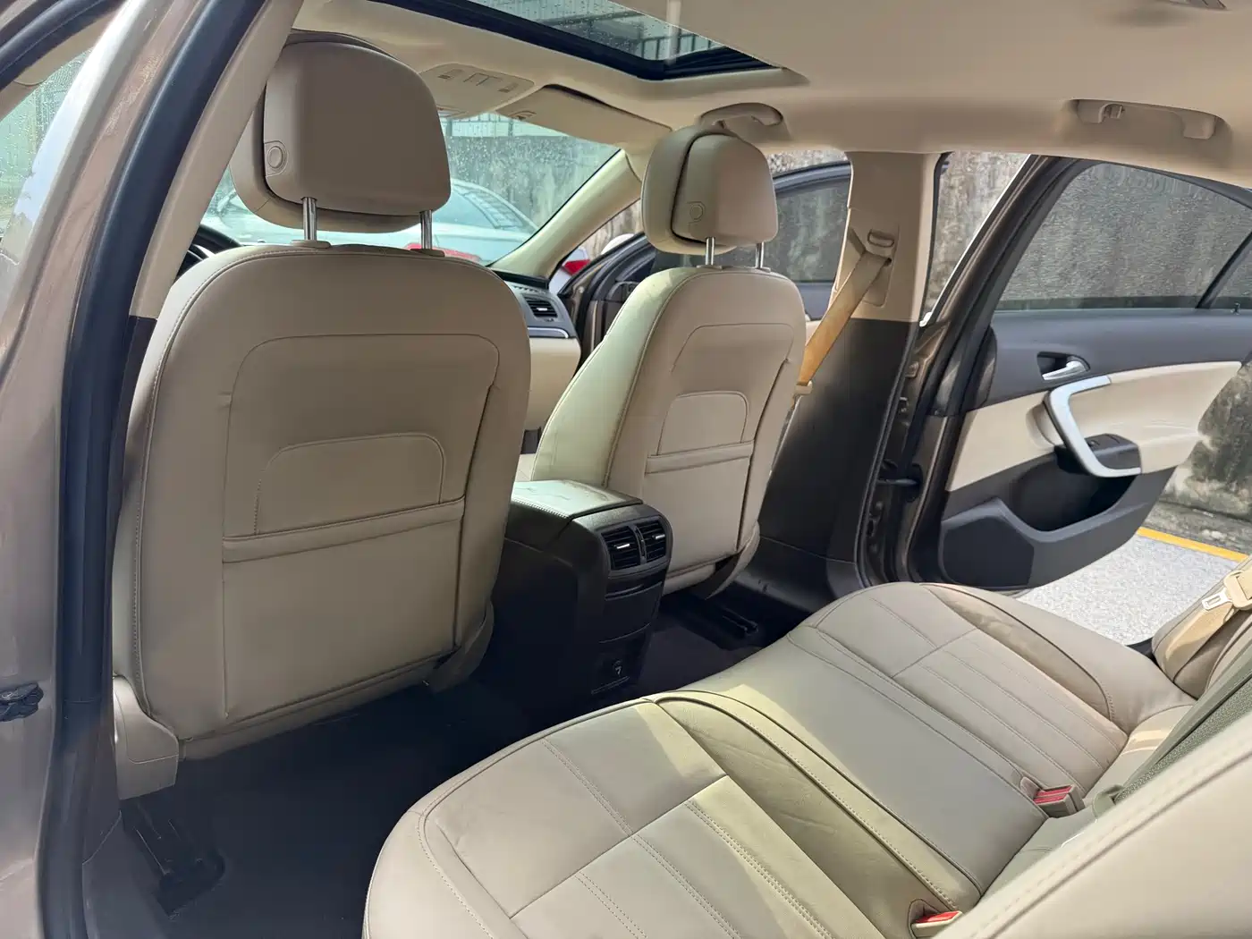 Photo 10 - Buick Regal