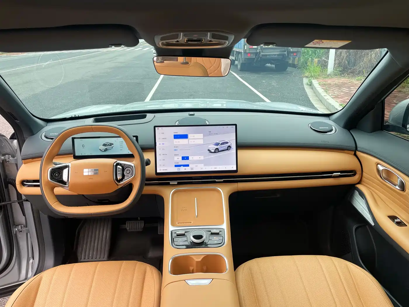 Geely Galaxy Galaxy Starship 7 EM-i 2025 120km Navigation Edition фото 18