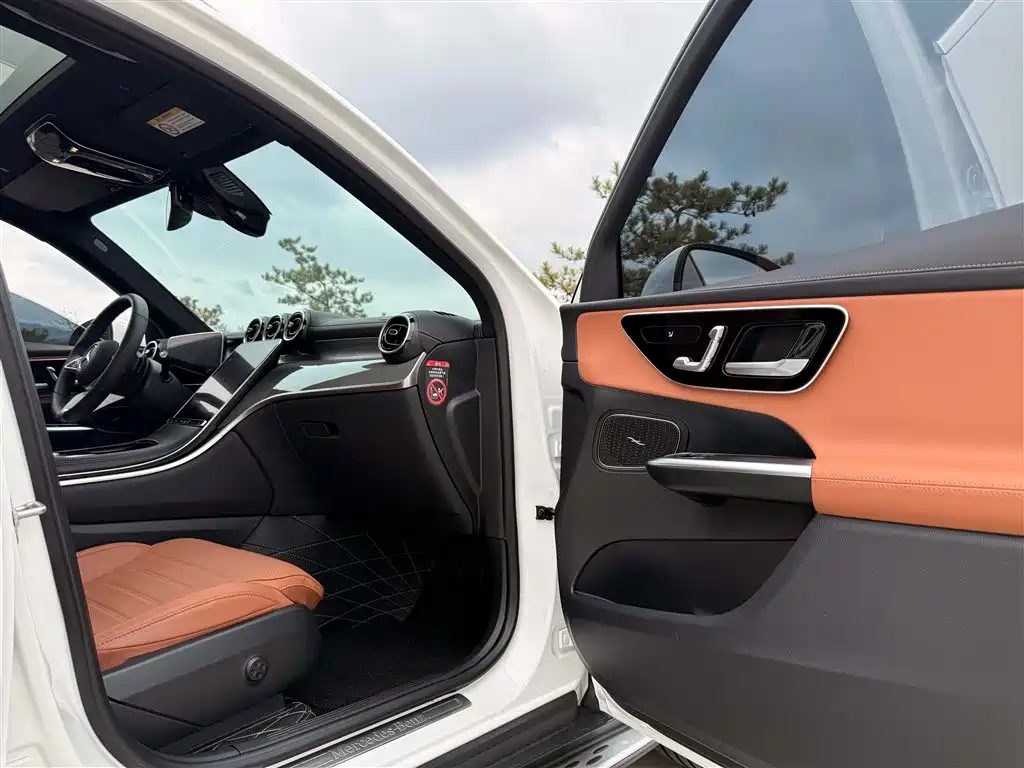 Mercedes-Benz GLC 2023 Facelift GLC 260 L 4MATIC Sport 5-Seater фото 9