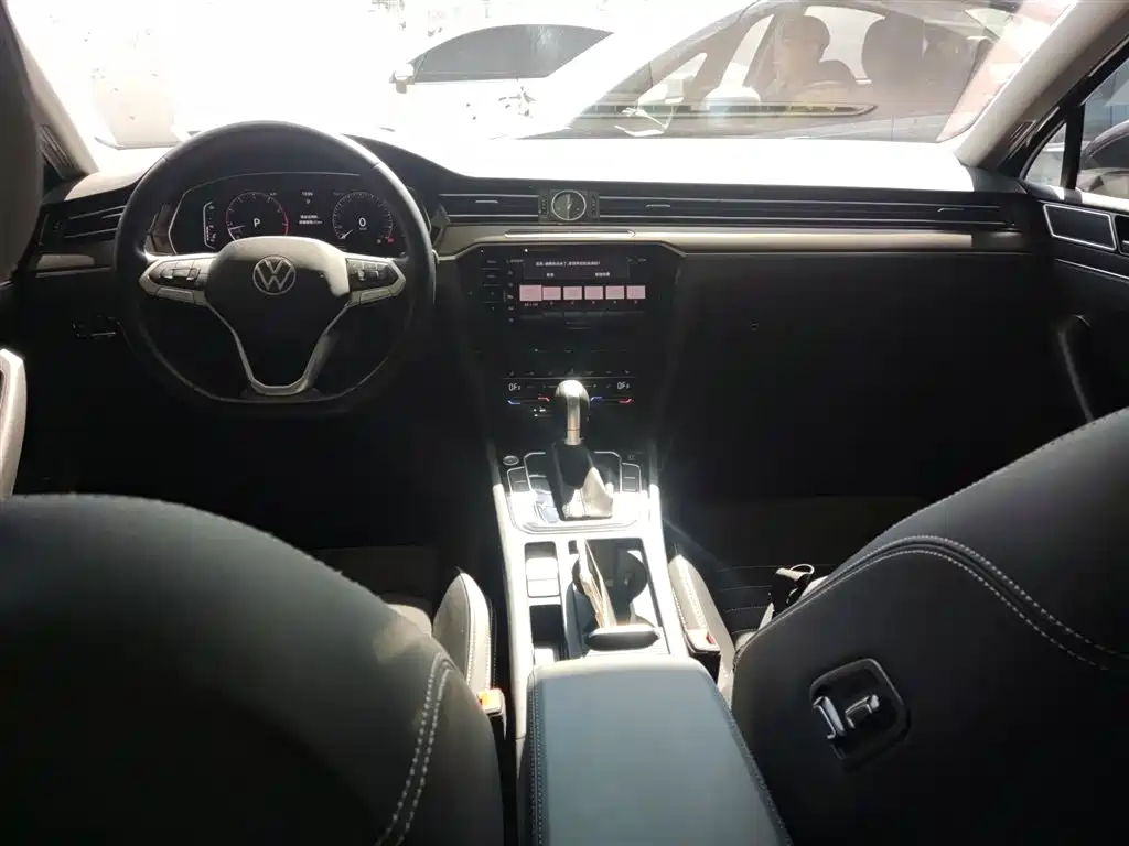 Volkswagen Magotan 2020 330TSI DSG Luxury фото 6
