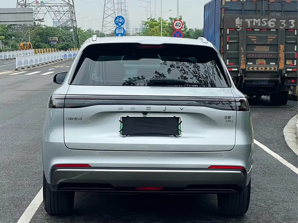Geely Galaxy Galaxy Starship 7 EM-i 2025 120km Navigation Edition фото 8