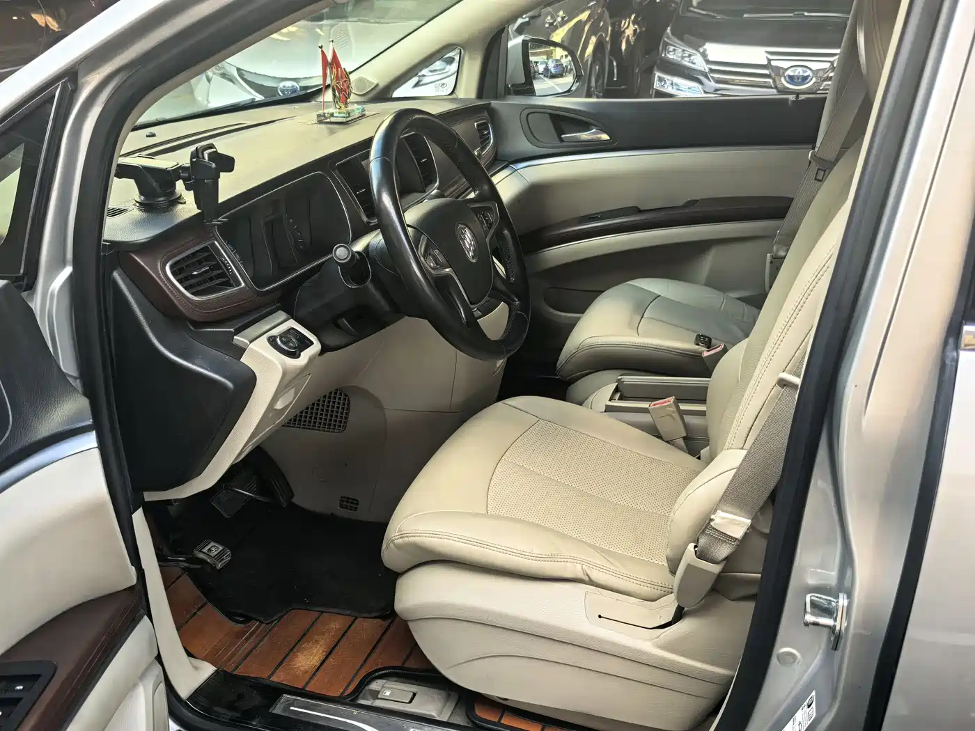 Buick GL8 2014 3.0L XT Luxury Business Flagship фото 11