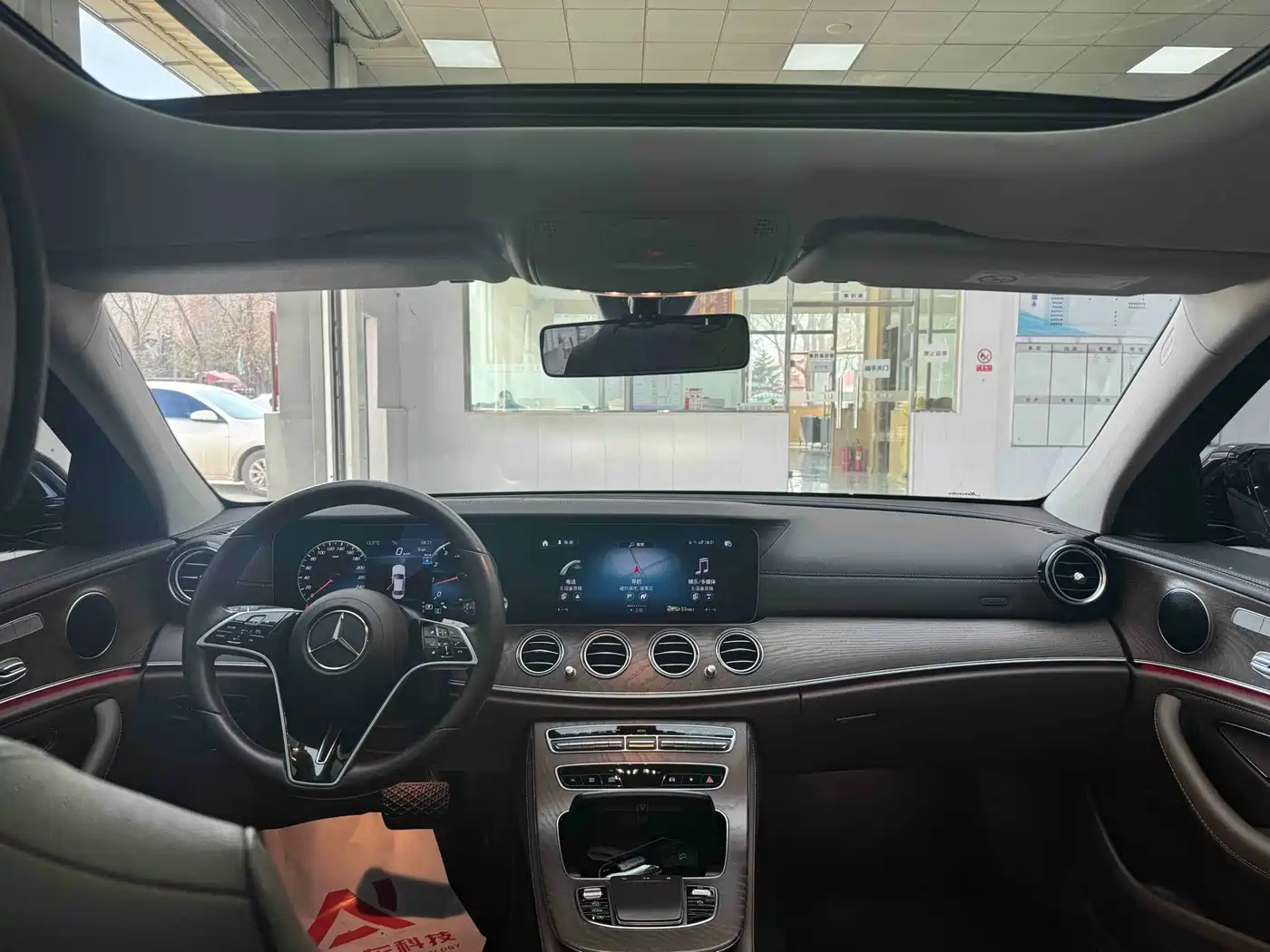 Mercedes-Benz E-Class 2023 E 300 L Fashion фото 12