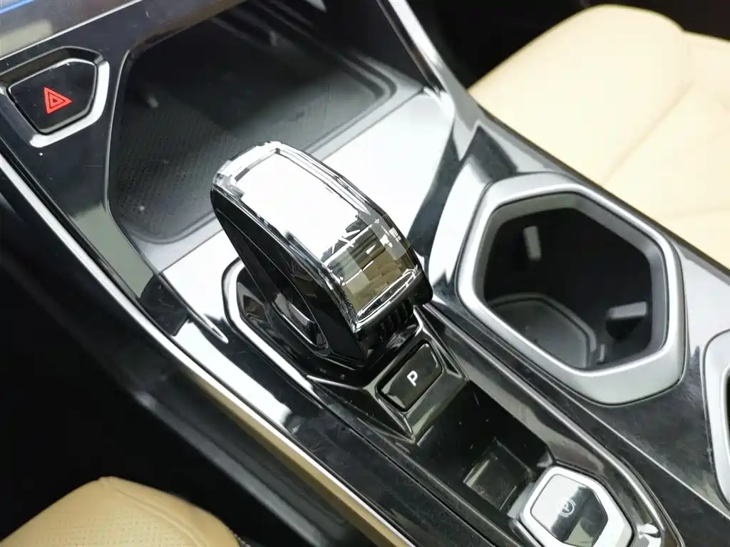 GEELY AUTOMOBILE BOYUE L