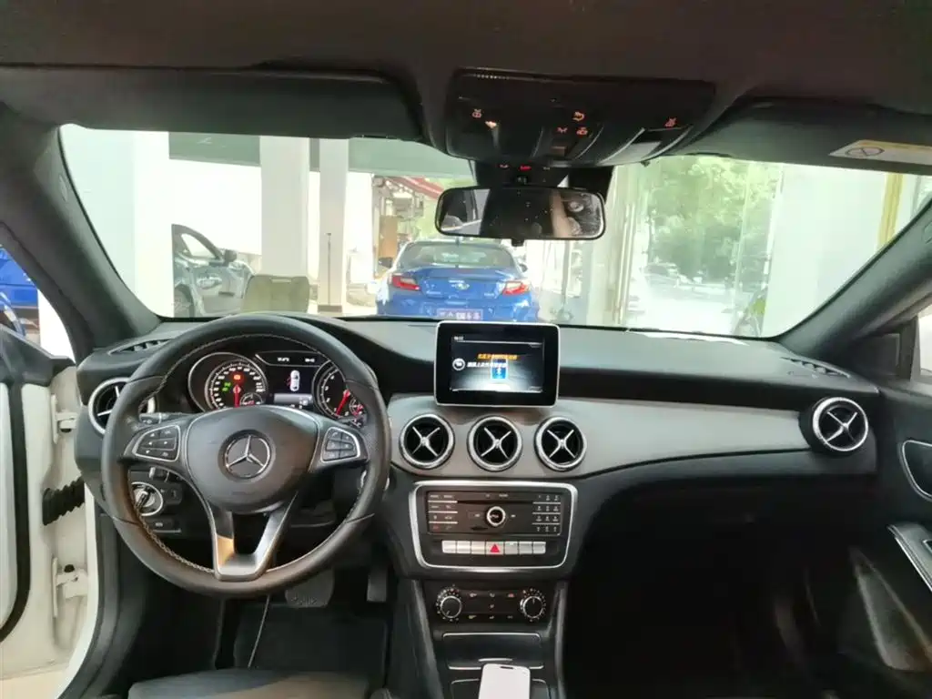 Mercedes-Benz CLA (Import) 2016 Facelift CLA 200 Sport фото 10