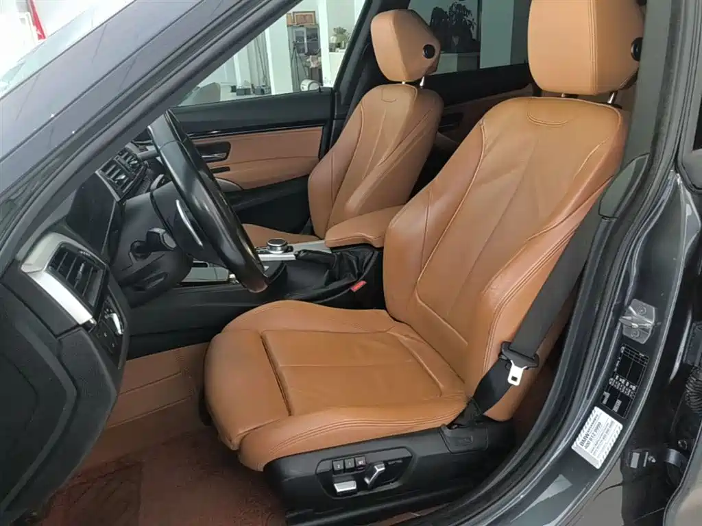 BMW 3 Series GT 2019 320i M Sport Model фото 15