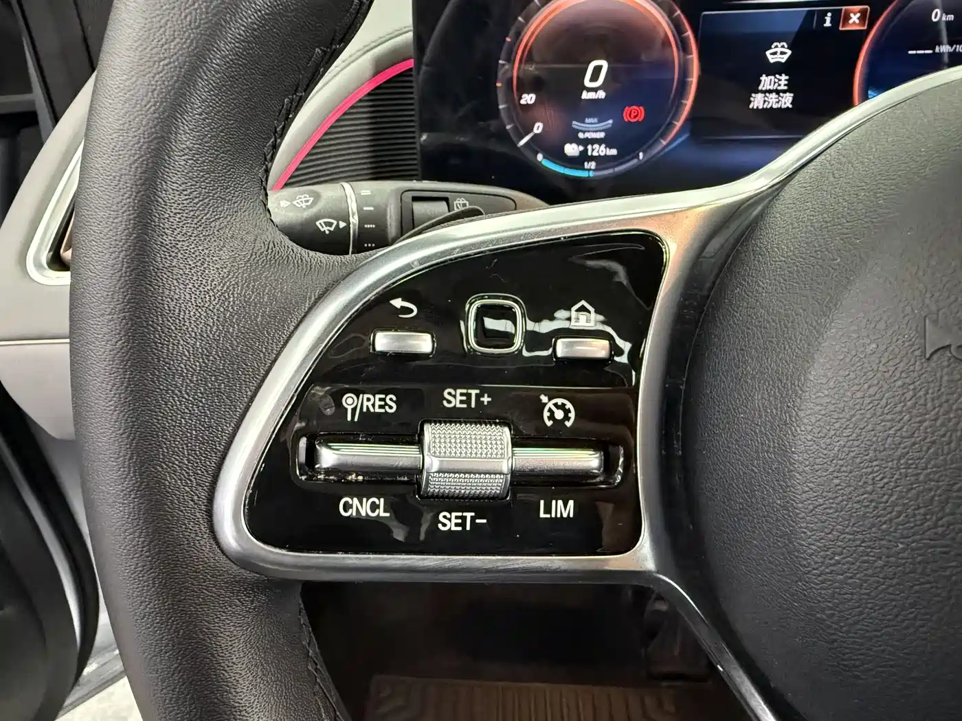 MERCEDES-BENZ EQC