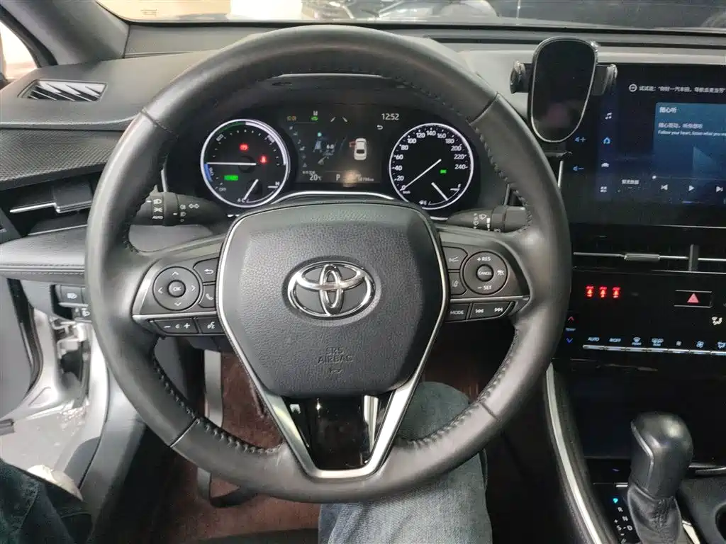 Toyota Avalon 2022 Hybrid 2.5L Luxury Edition фото 11