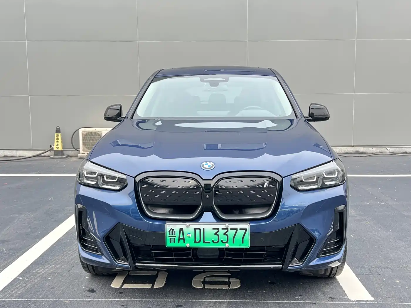 BMW IX3