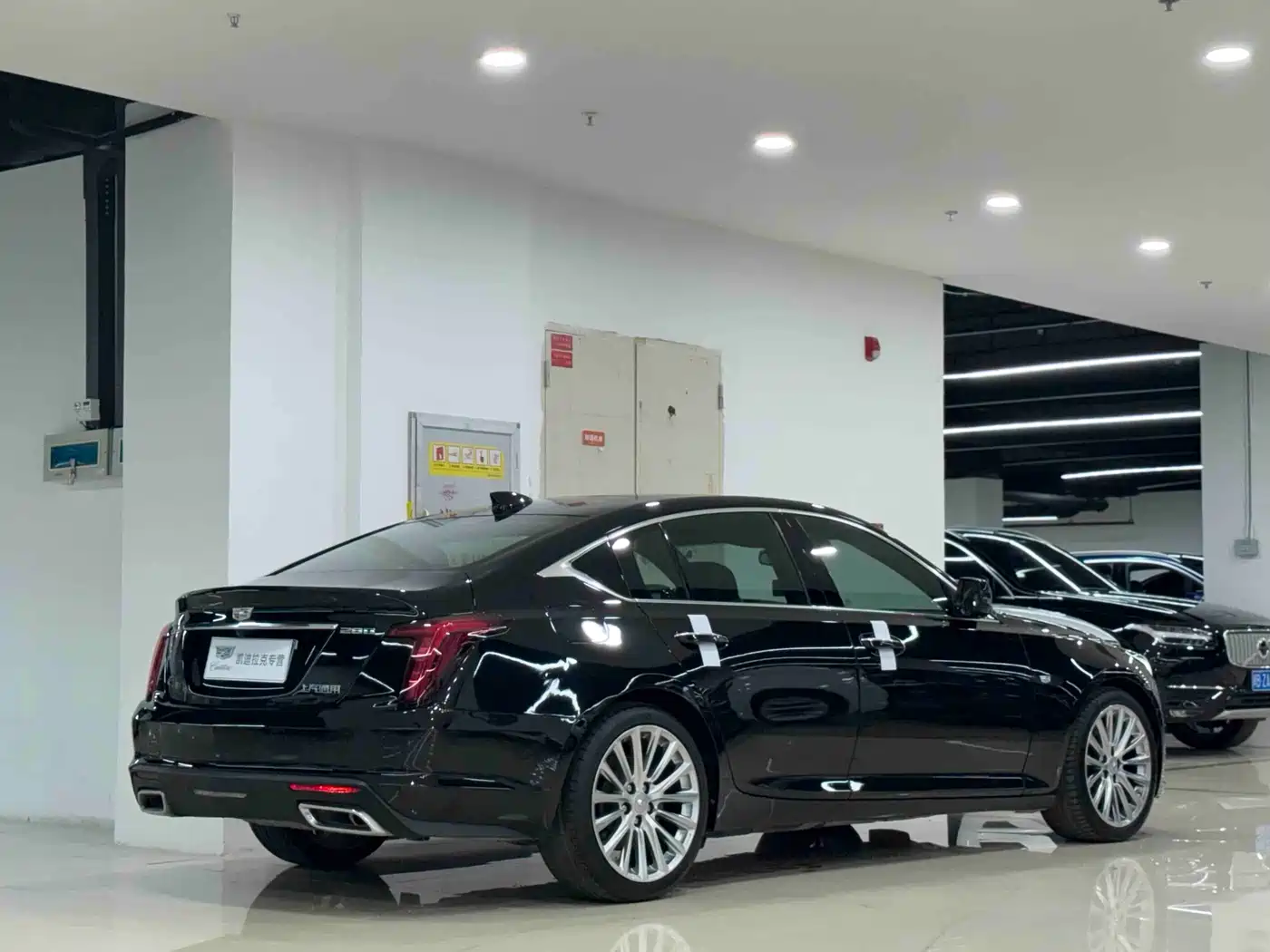 Фото 8 - Cadillac CT5