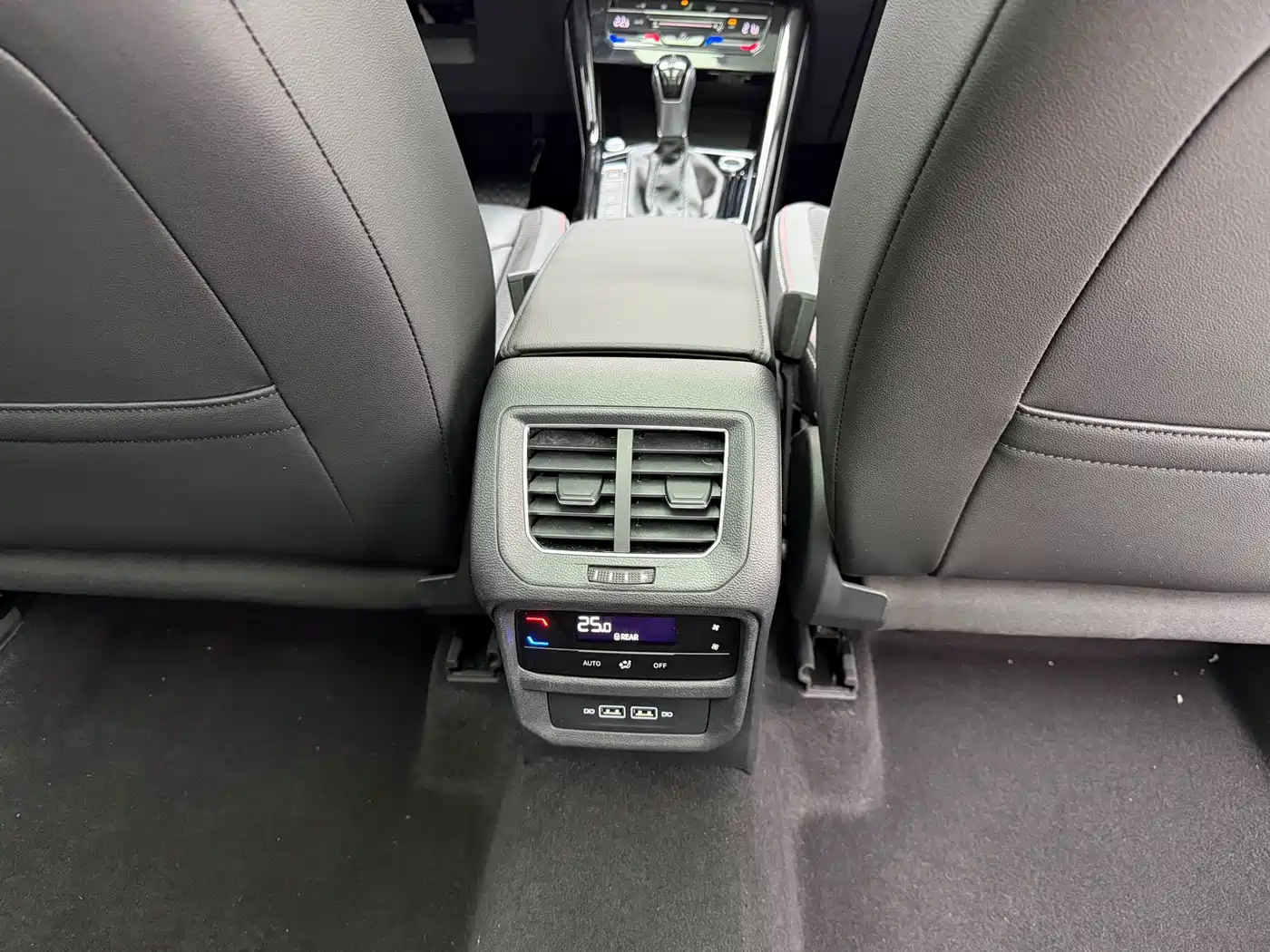 Volkswagen Tayron 2022 280TSI 2WD Luxury Smart Connect Edition фото 13