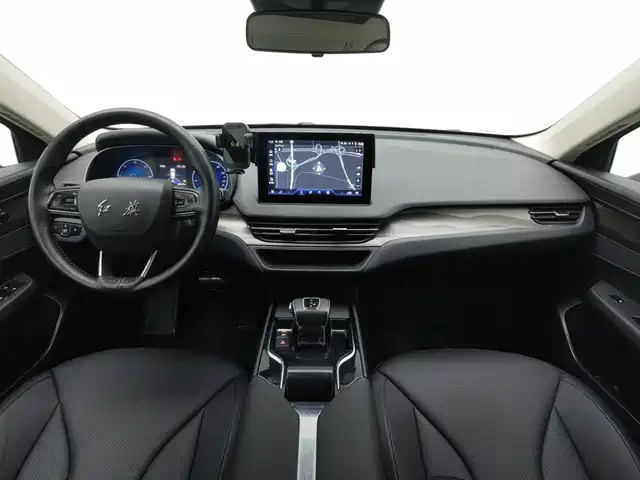 Hongqi E-QM5 2022 431km Charging Enjoyment Edition — фото 5