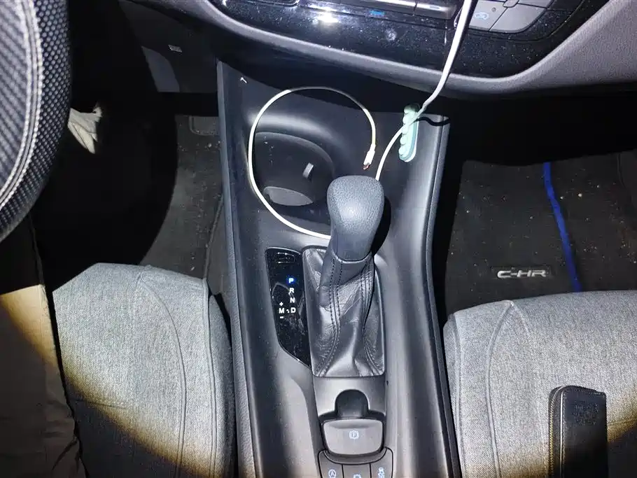 Toyota C-HR 2021 2.0L Comfort Edition фото 16