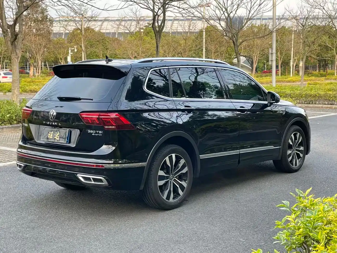 Volkswagen Tiguan L 2022 330TSI Automatic 2WD R-Line Flagship Edition фото 9