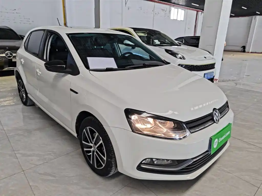 Volkswagen Polo 2014 1.6L Automatic Comfort Edition фото 4
