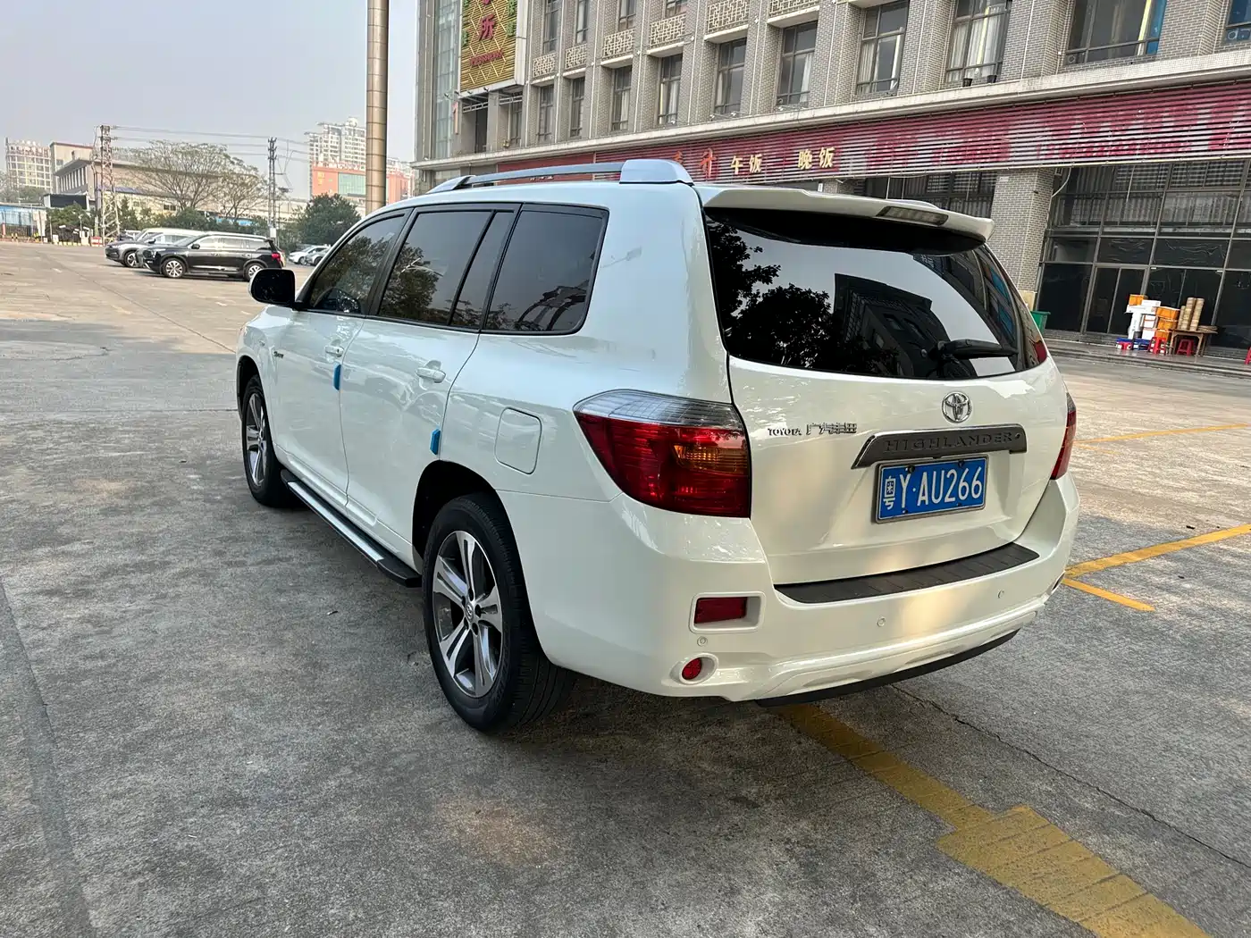 Toyota Highlander 2011 2.7L 2WD 7-seat Luxury фото 4