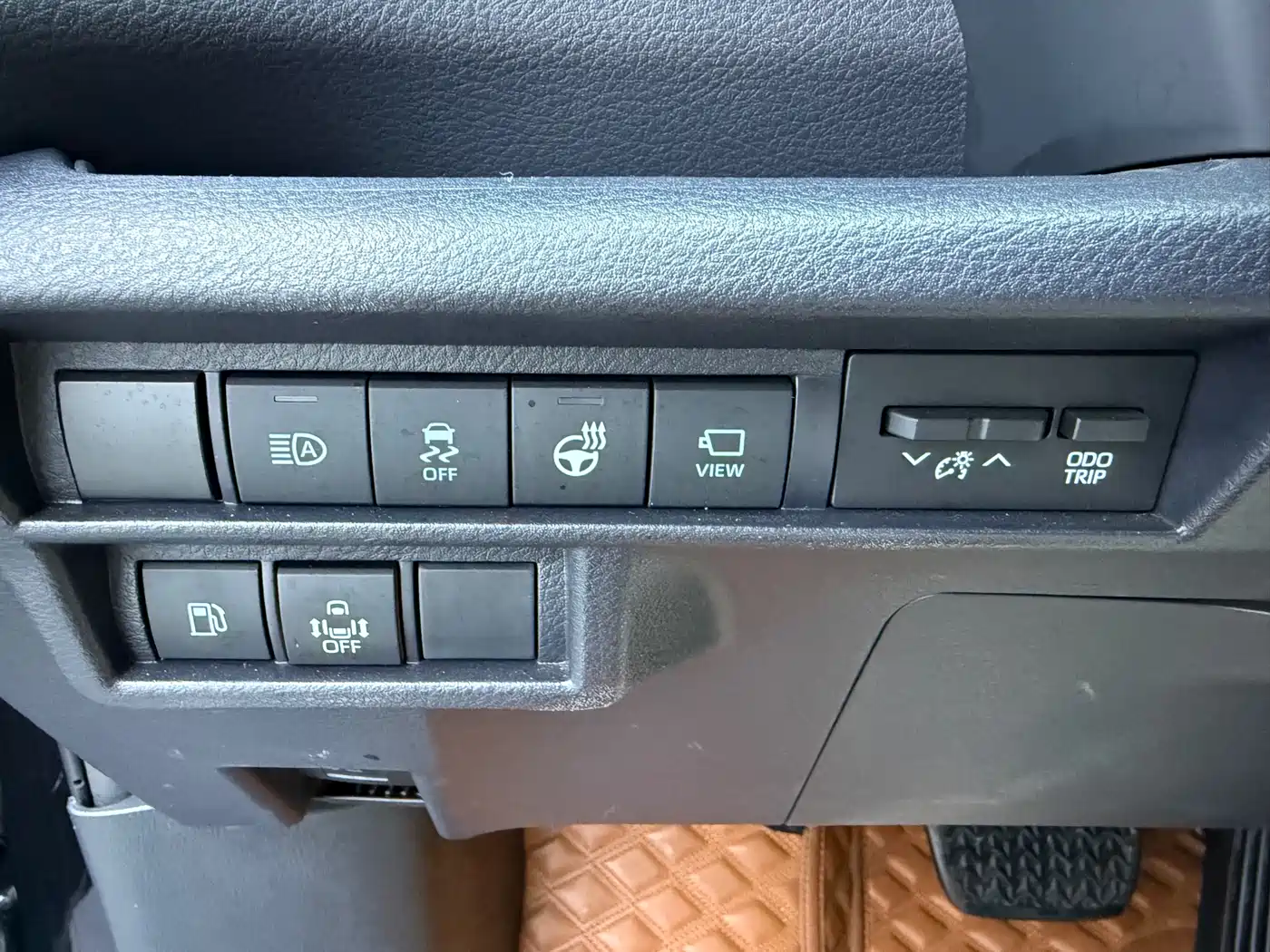 Toyota Granvia 2022 Model Year 2.5L Hybrid Flagship Edition фото 16