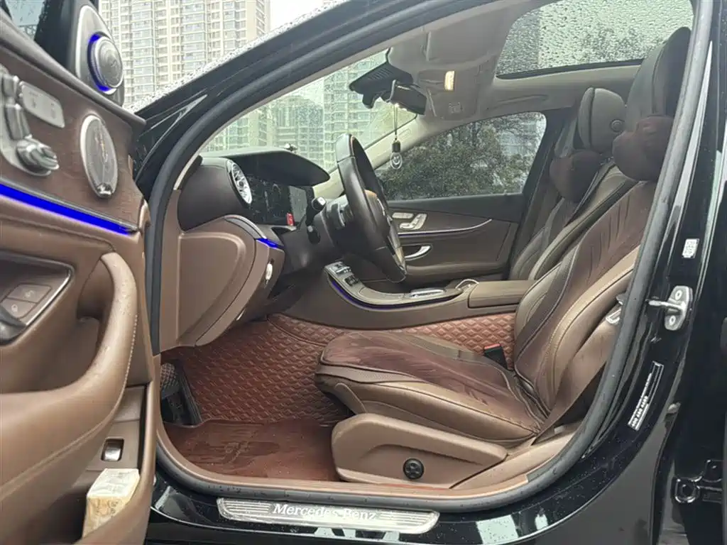 Mercedes-Benz E-Class 2023 E 300 L Fashion фото 18