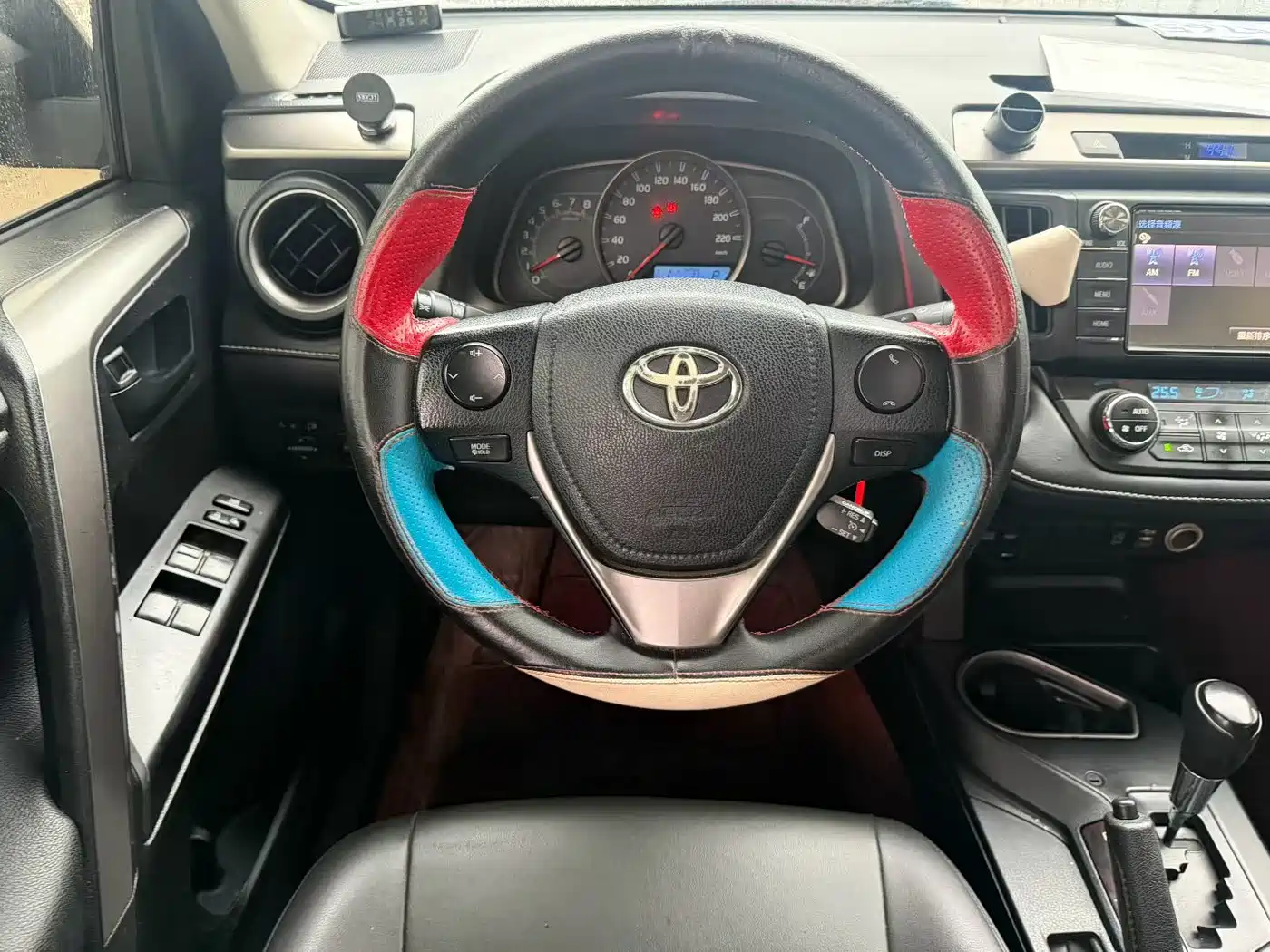 Toyota RAV4 Rongfang 2016 2.0L CVT 2WD Trend (China V) фото 8
