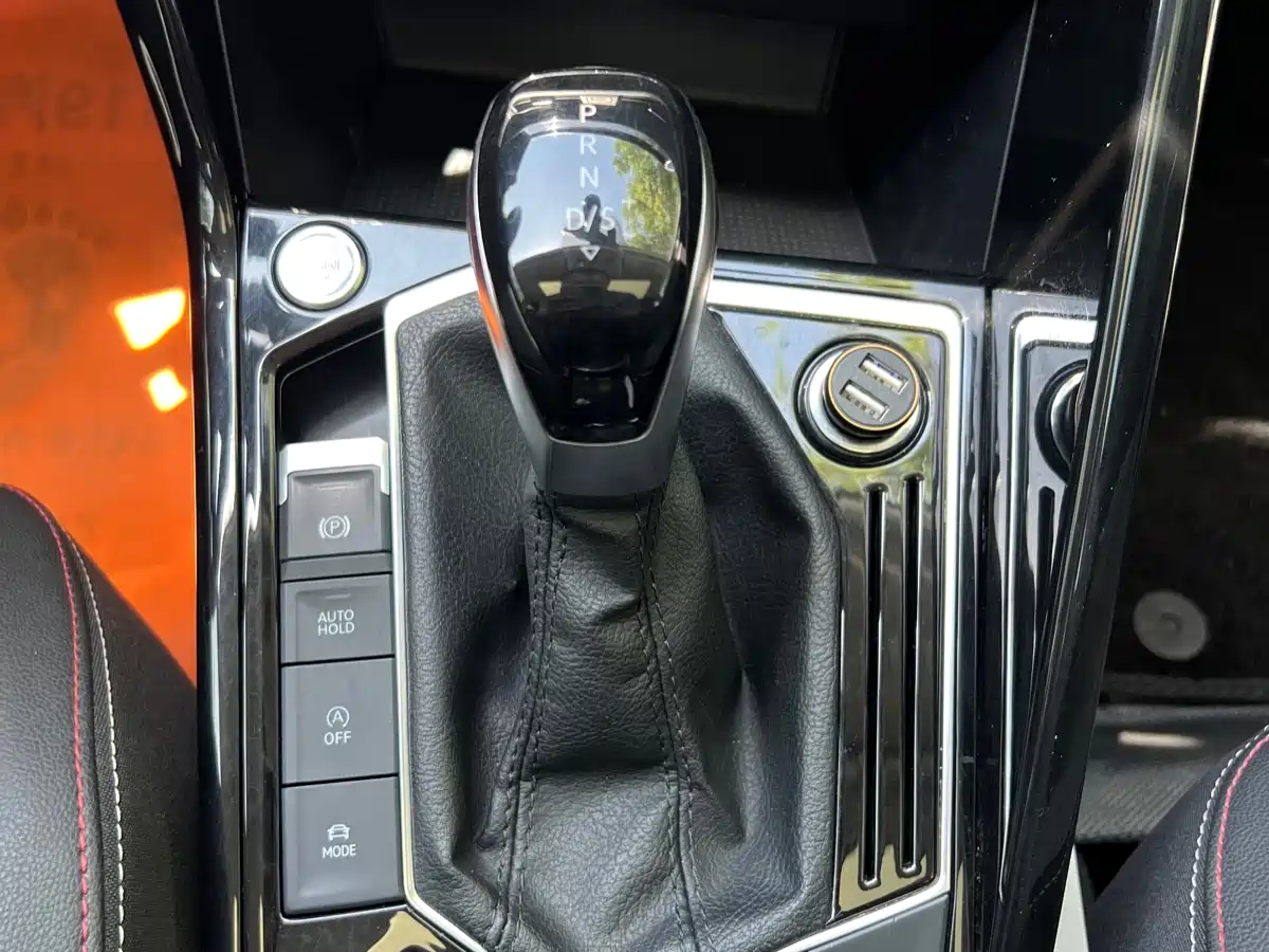 Volkswagen Tayron 2022 330TSI 2WD Luxury Smart Connect Plus фото 13