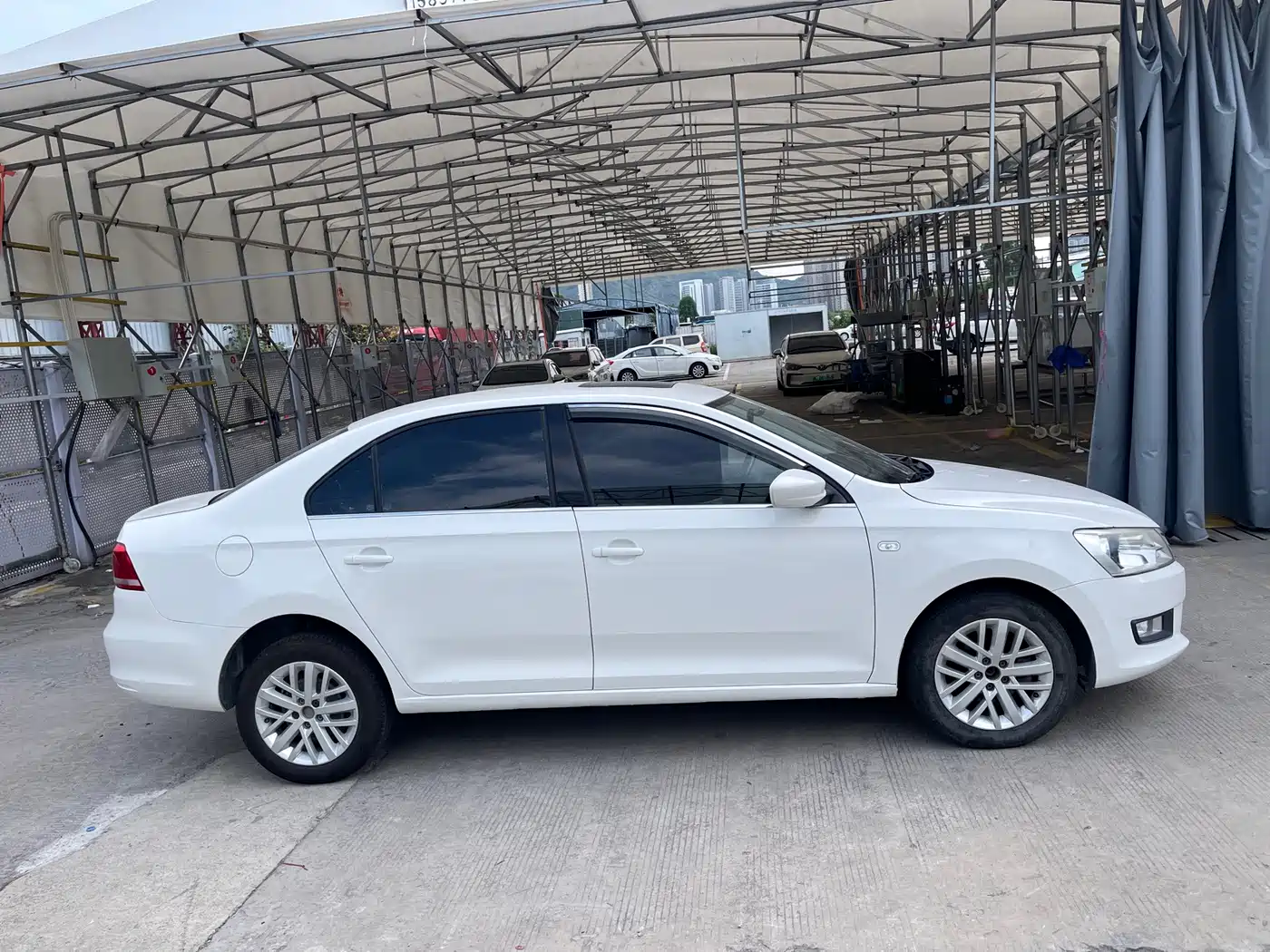 Volkswagen Santana 2013 2013 Model 1.6L Automatic Luxury Edition