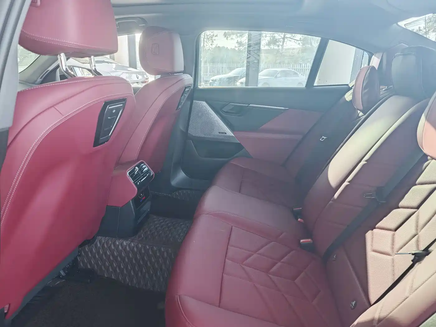 BMW 5 Series 2024 530Li Leading M Sport Package фото 18