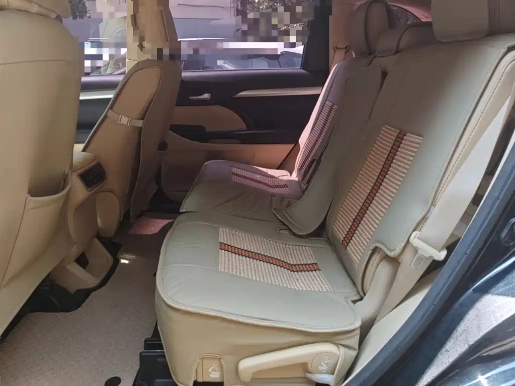 Toyota Highlander 2015 2.0T AWD Elite Edition 7-seater фото 15