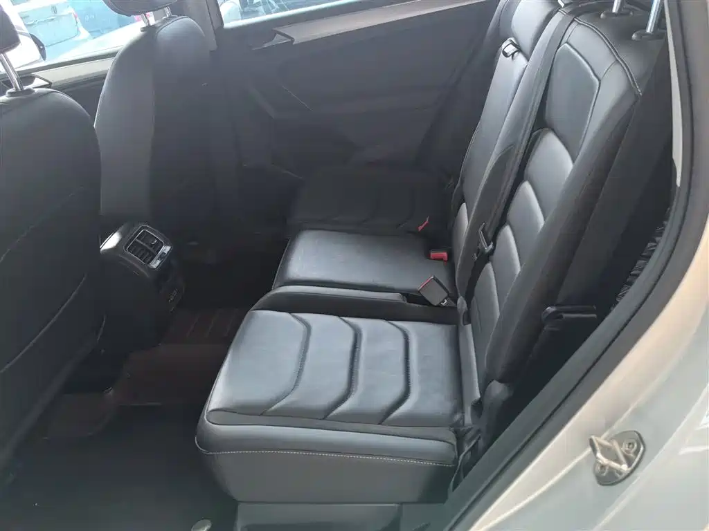 Volkswagen Tiguan L 2019 Facelift 330TSI Auto 2WD Panorama Comfort China VI фото 17