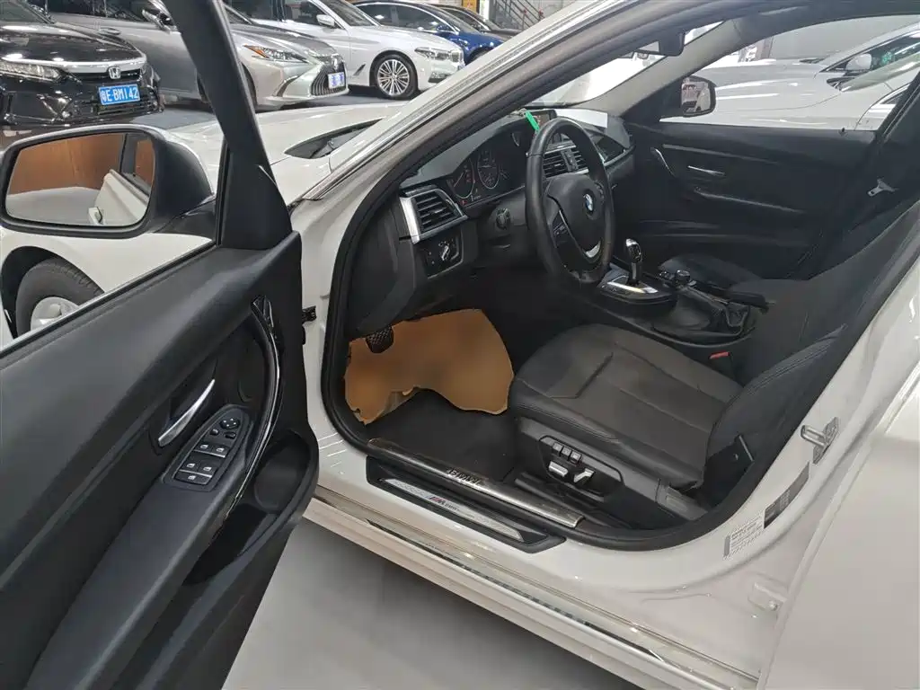 BMW 3 Series 2017 320Li Fashion фото 11