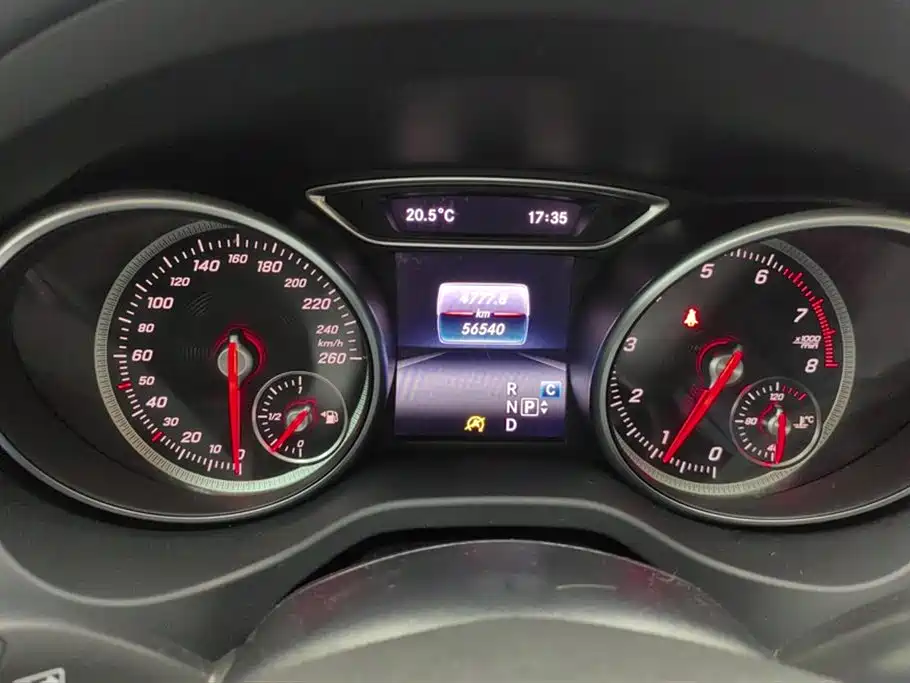 Mercedes-Benz GLA 2018 GLA 220 4MATIC Sport фото 14