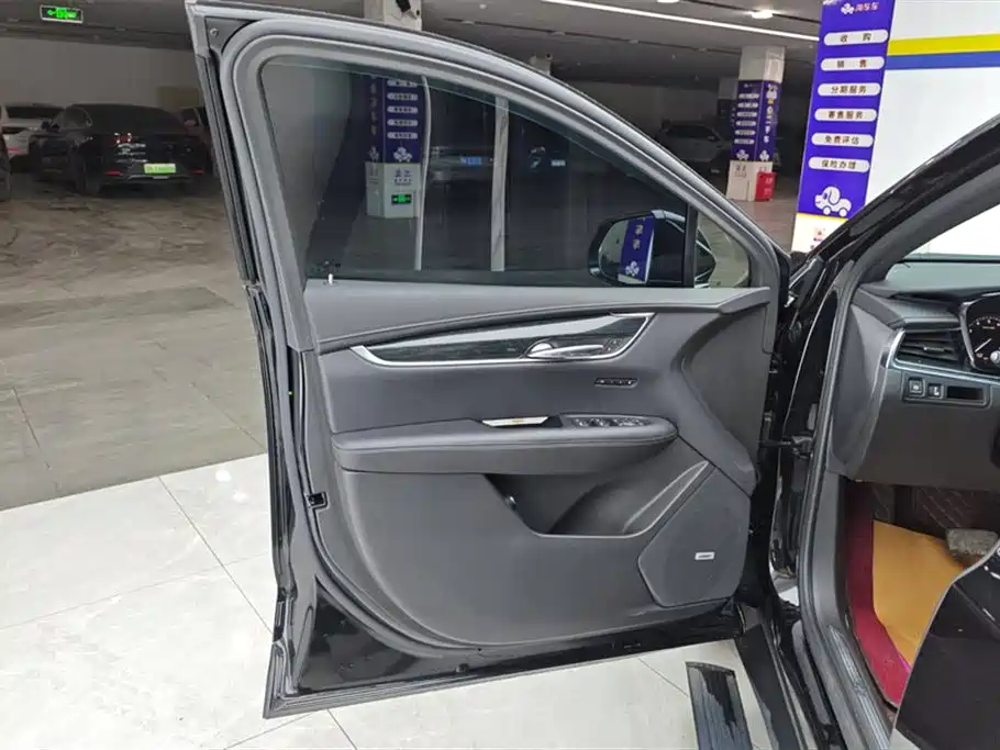 Cadillac XT5 2022 2.0T 2WD Luxury фото 7