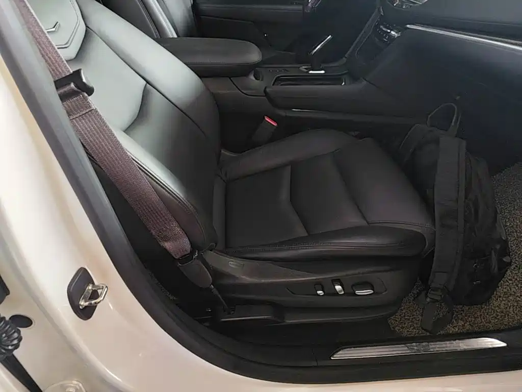 Photo 25 - Cadillac XT5